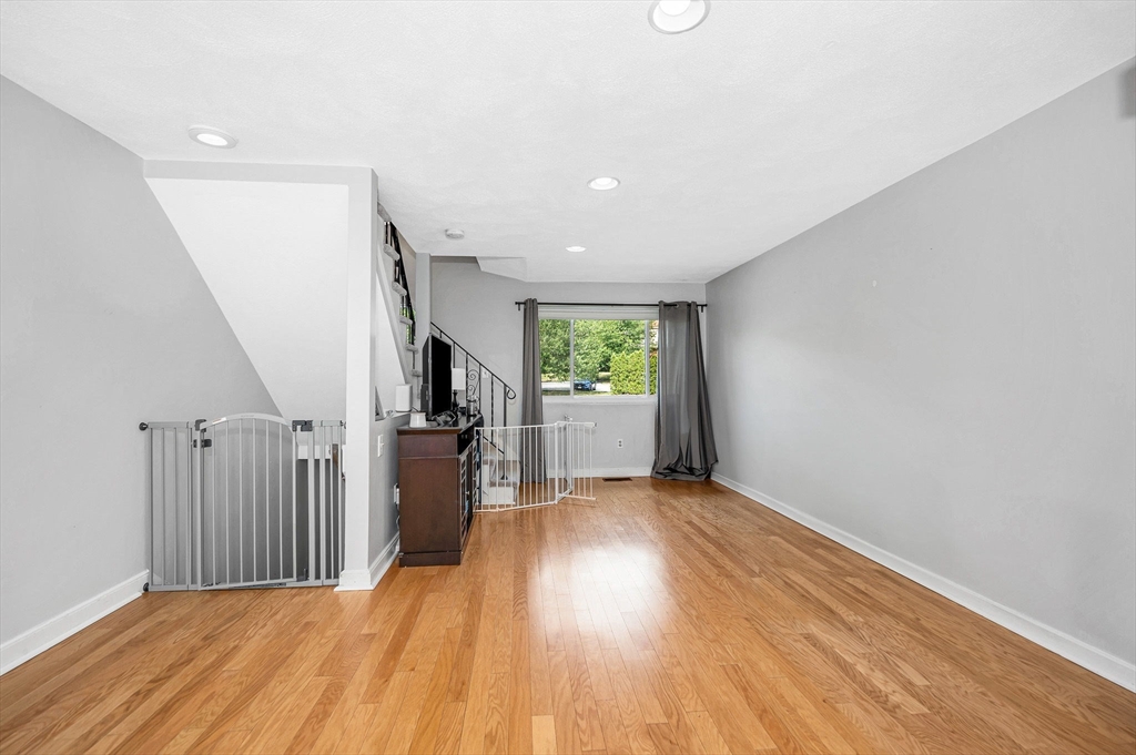 54 Sterling Ln 54