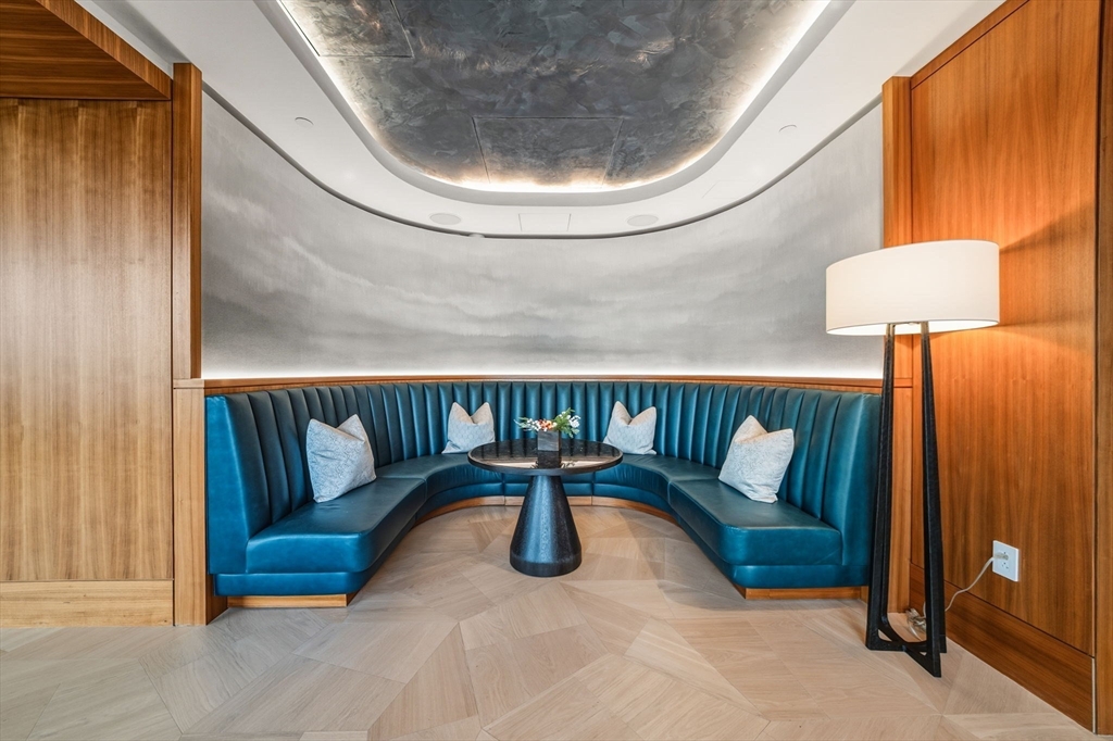 Boston, Massachusetts 02210, United States, 2 Bedrooms Bedrooms, ,3 BathroomsBathrooms,Residential,Active,249979