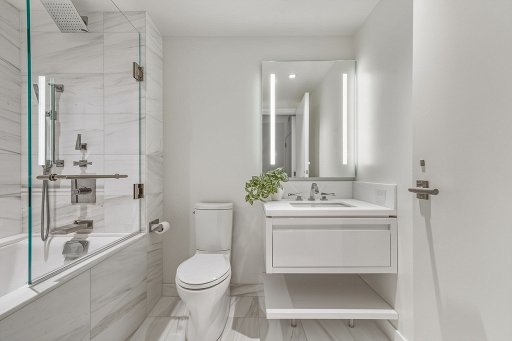 Boston, Massachusetts 02210, United States, 2 Bedrooms Bedrooms, ,3 BathroomsBathrooms,Residential,Active,249979