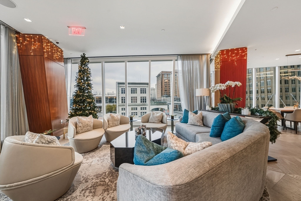 Boston, Massachusetts 02210, United States, 2 Bedrooms Bedrooms, ,3 BathroomsBathrooms,Residential,Active,249979