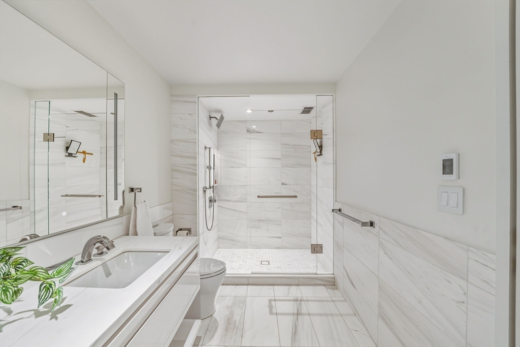 Boston, Massachusetts 02210, United States, 2 Bedrooms Bedrooms, ,3 BathroomsBathrooms,Residential,Active,249979