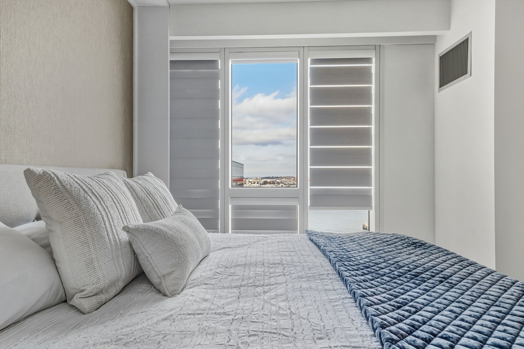 Boston, Massachusetts 02210, United States, 2 Bedrooms Bedrooms, ,3 BathroomsBathrooms,Residential,Active,249979