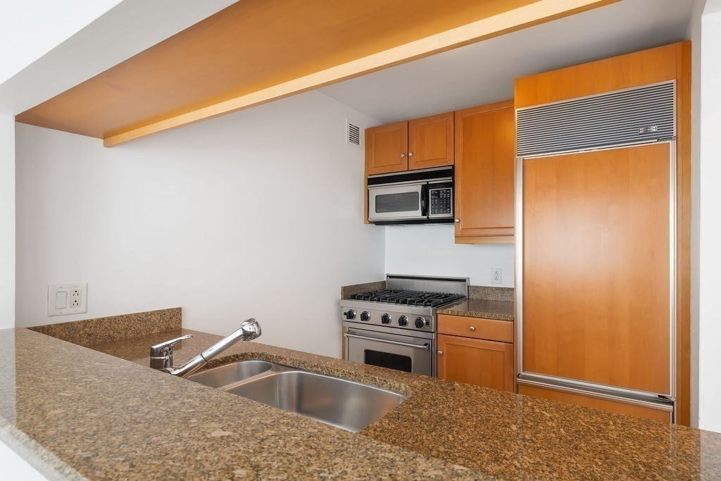 1 Avery St 14C
