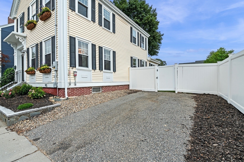 129 Prospect St