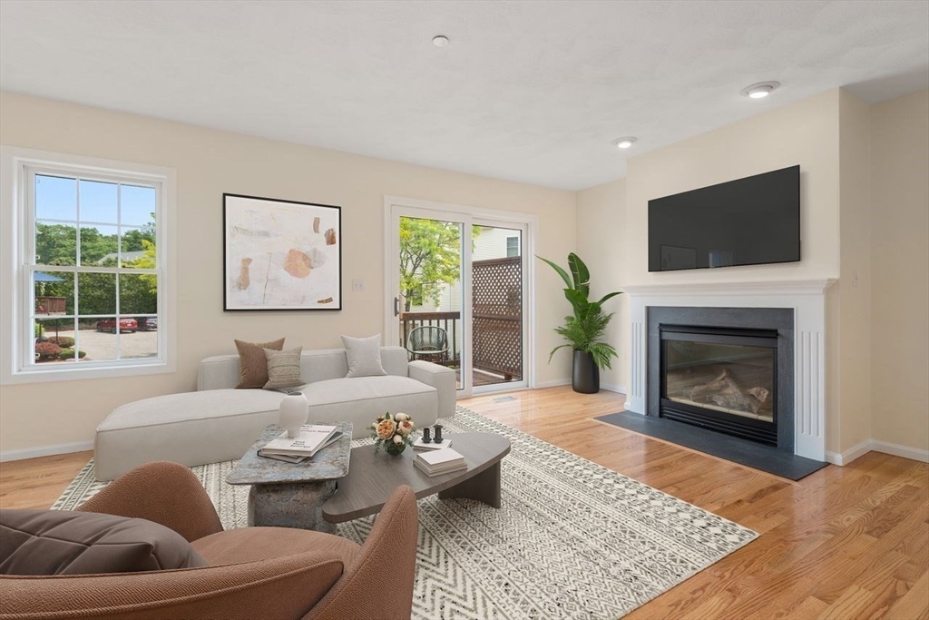 555 Main St 4