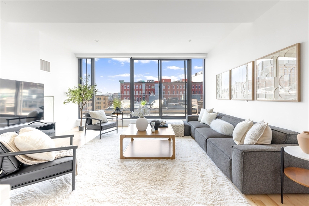 346 Congress St 703