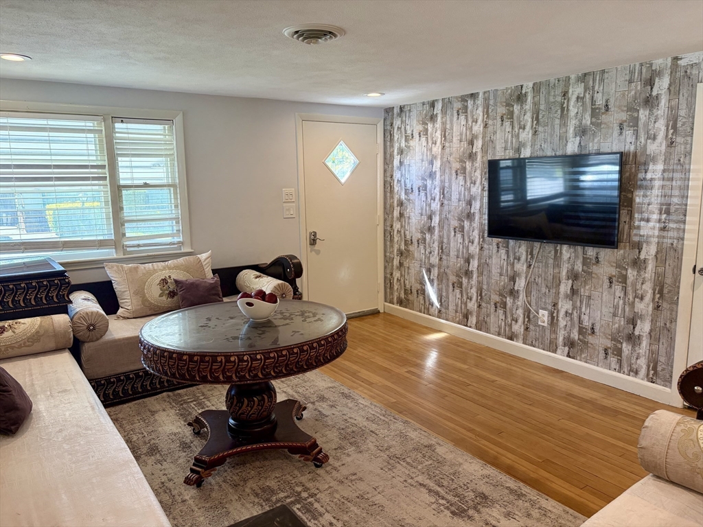 103 Cary Ave