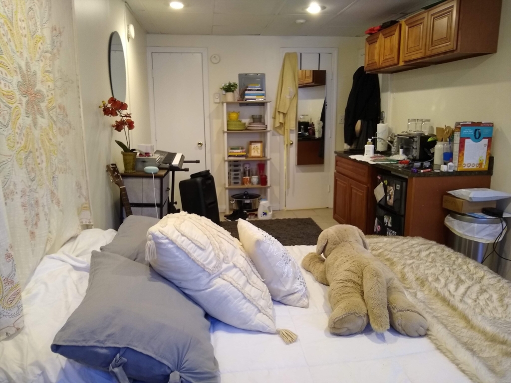 507 Beacon C