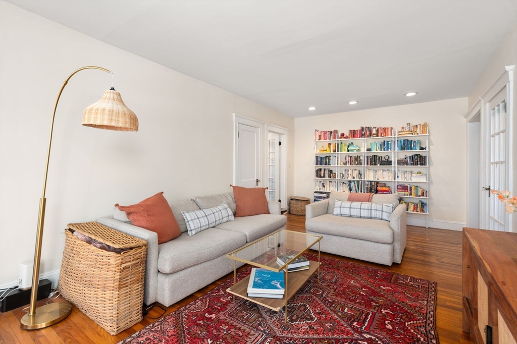 43 Linnaean Street 46A