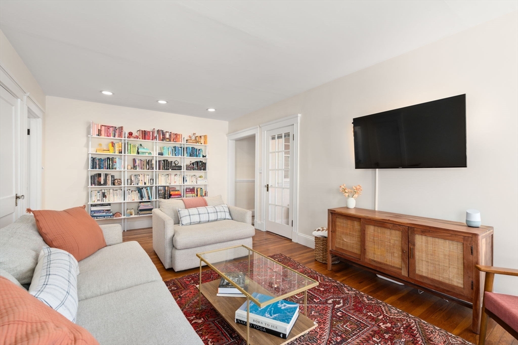 43 Linnaean Street 46A