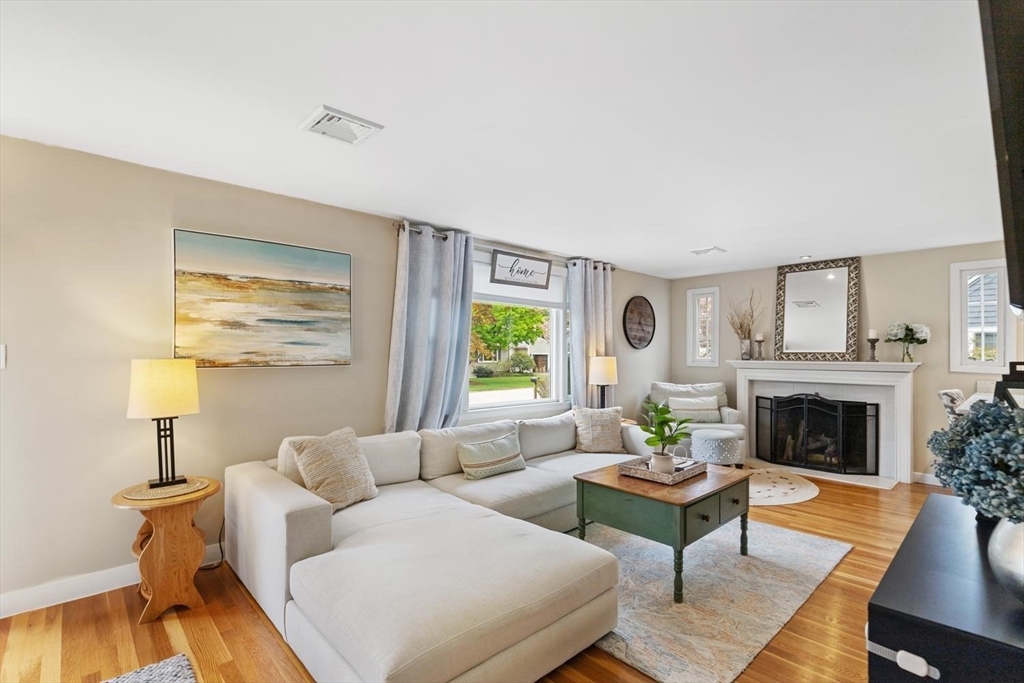 22 Ortins Rd, Hamilton, MA Photo #11