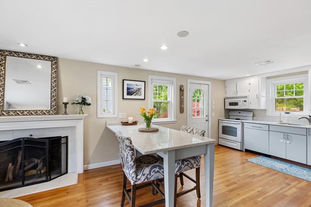 22 Ortins Rd, Hamilton, MA Photo #6