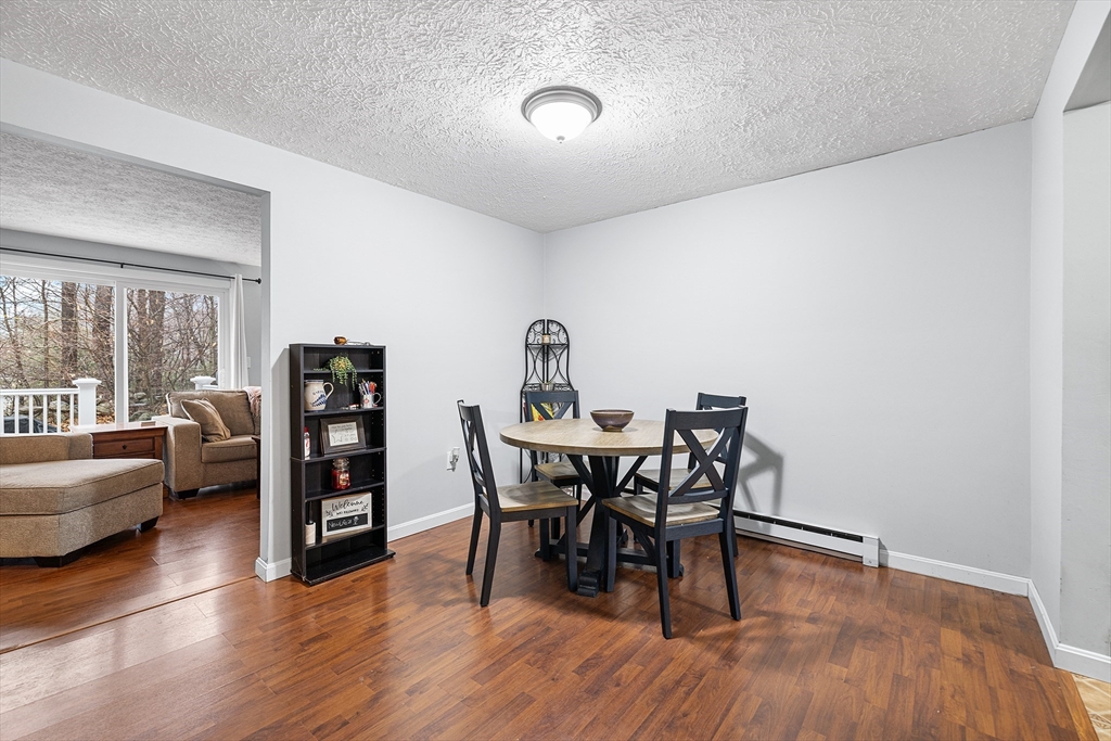 20 Olde Colonial Dr 6