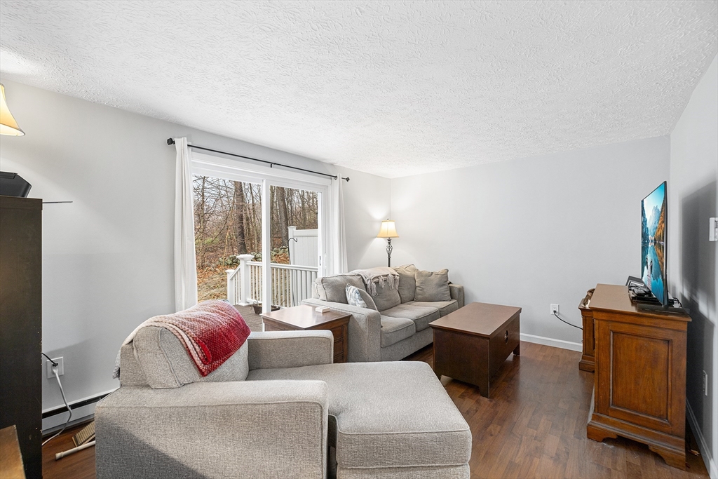 20 Olde Colonial Dr 6