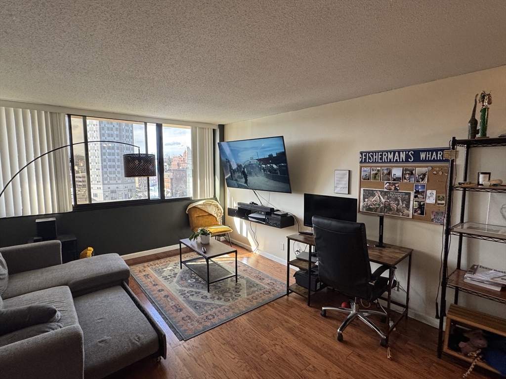 70 Southbridge St 915