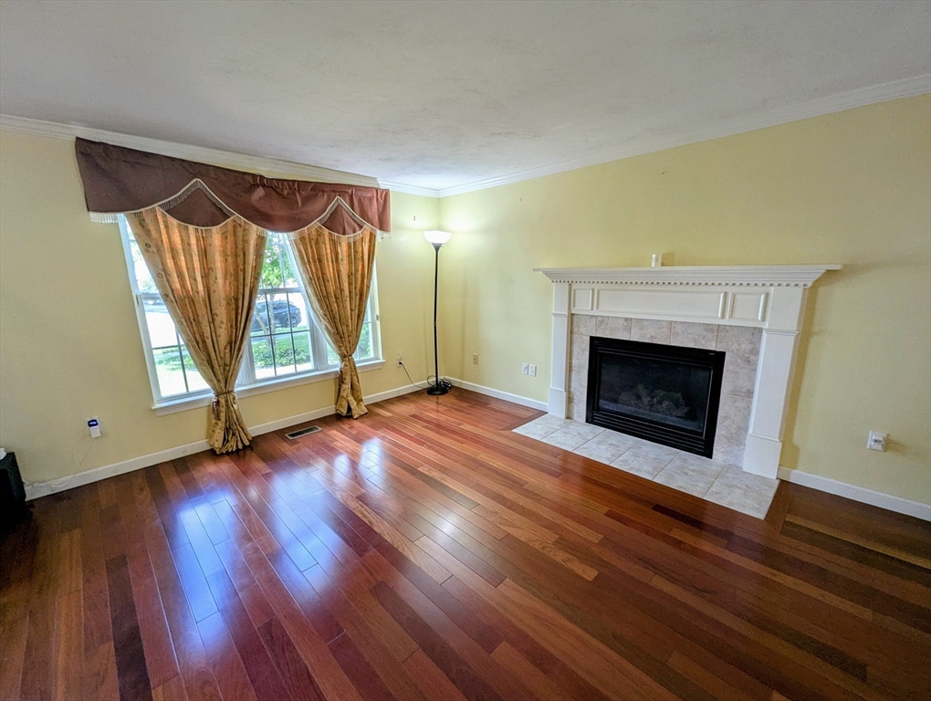 Franklin, Massachusetts 02038, United States, 3 Bedrooms Bedrooms, ,3 BathroomsBathrooms,Residential,Active,198832