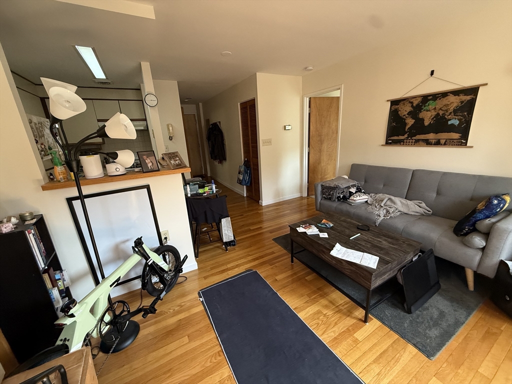 87 Gainsborough St. 303