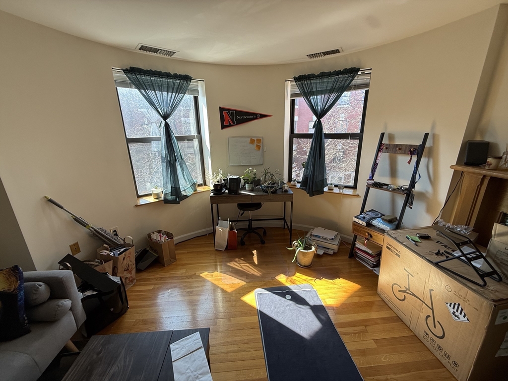 87 Gainsborough St. 303