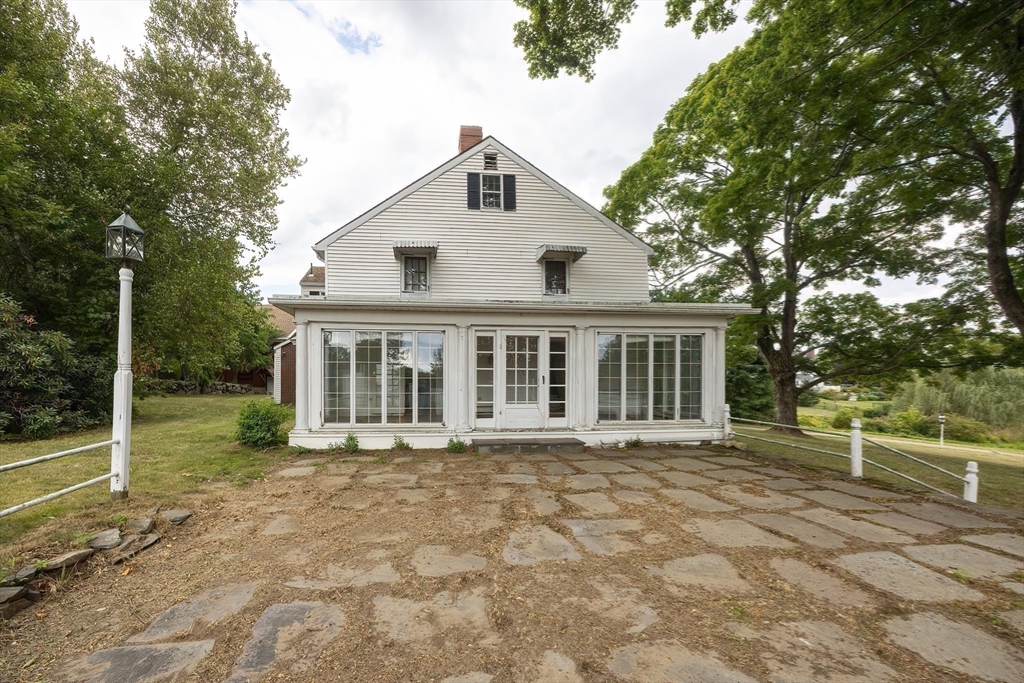Hudson, Massachusetts 01749, United States, 8 Bedrooms Bedrooms, ,4 BathroomsBathrooms,Residential,Active,201610