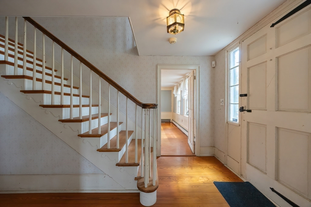 Hudson, Massachusetts 01749, United States, 8 Bedrooms Bedrooms, ,4 BathroomsBathrooms,Residential,Active,201610