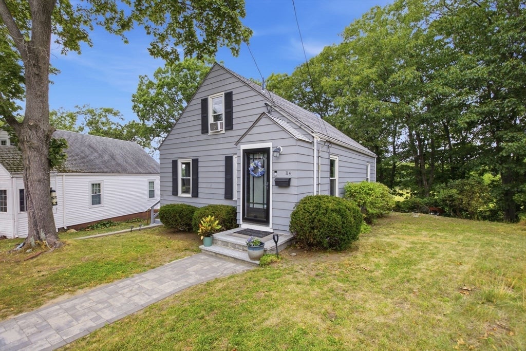 114 Clinton Rd