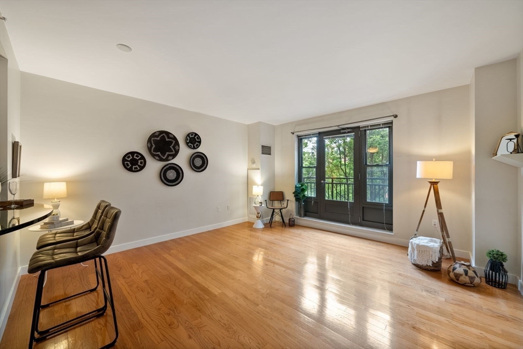 519 Harrison Ave D421