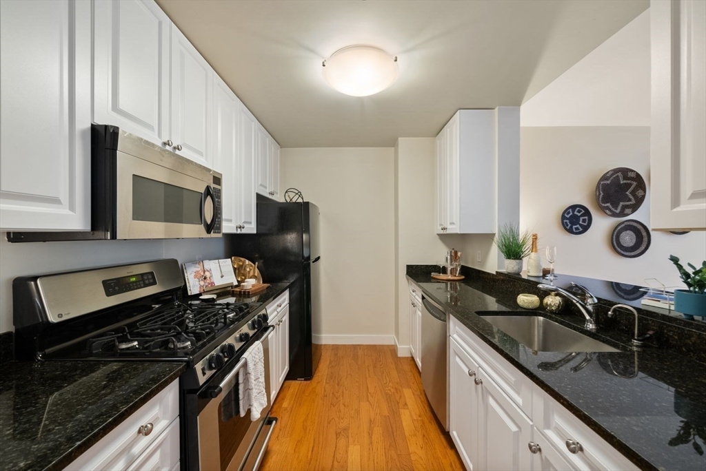 519 Harrison Ave D421