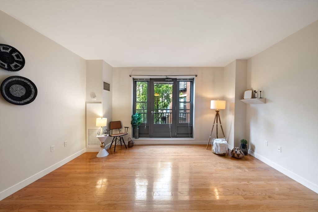 519 Harrison Ave D421