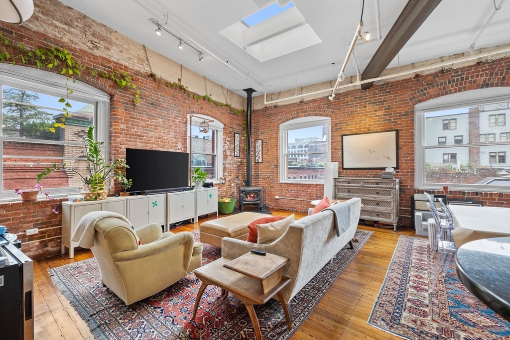 150 Lincoln Street 6A