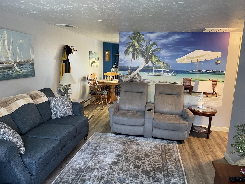 60 Broadway St 4