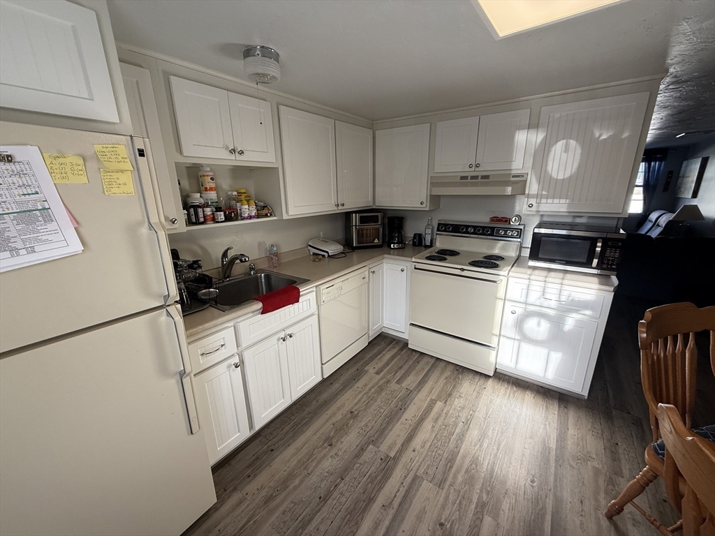 60 Broadway St 4