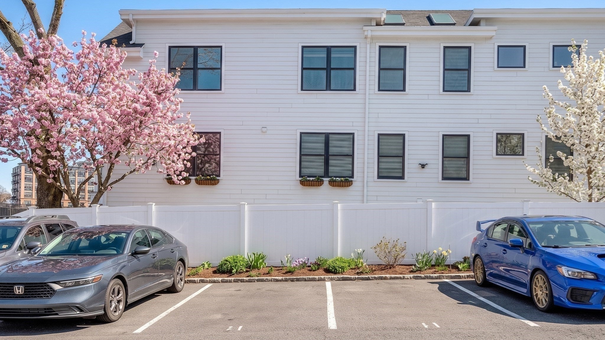 121 E Cottage St U-4