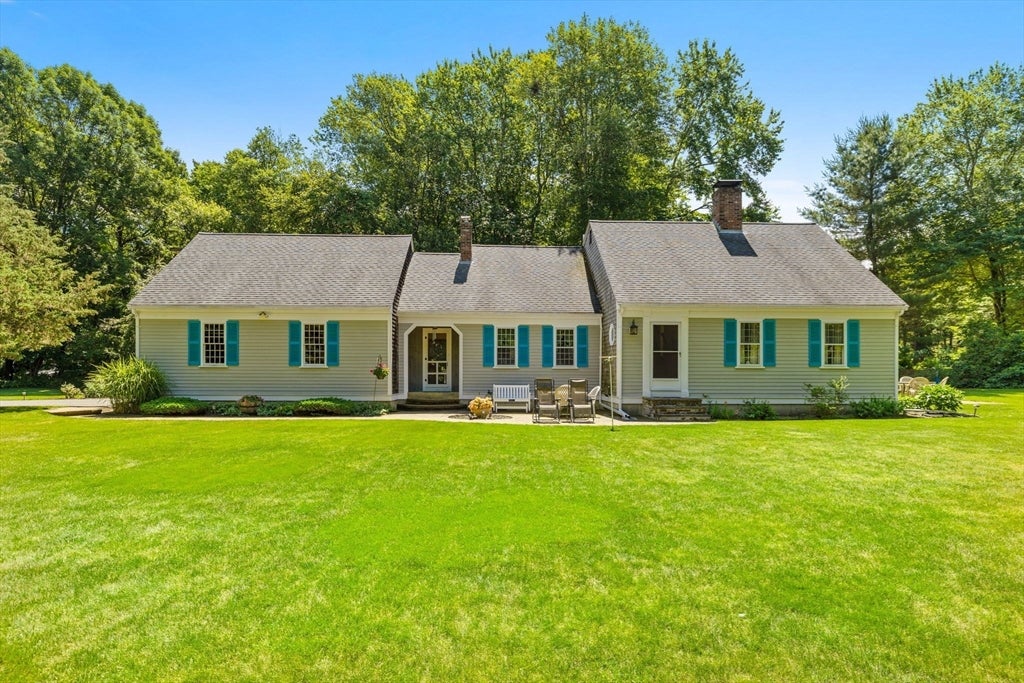 25 Indian Pond Rd