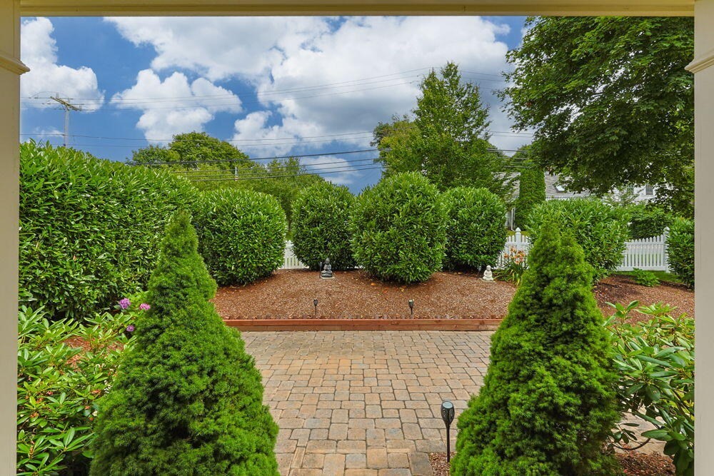 56 Carriage Shop Rd 4