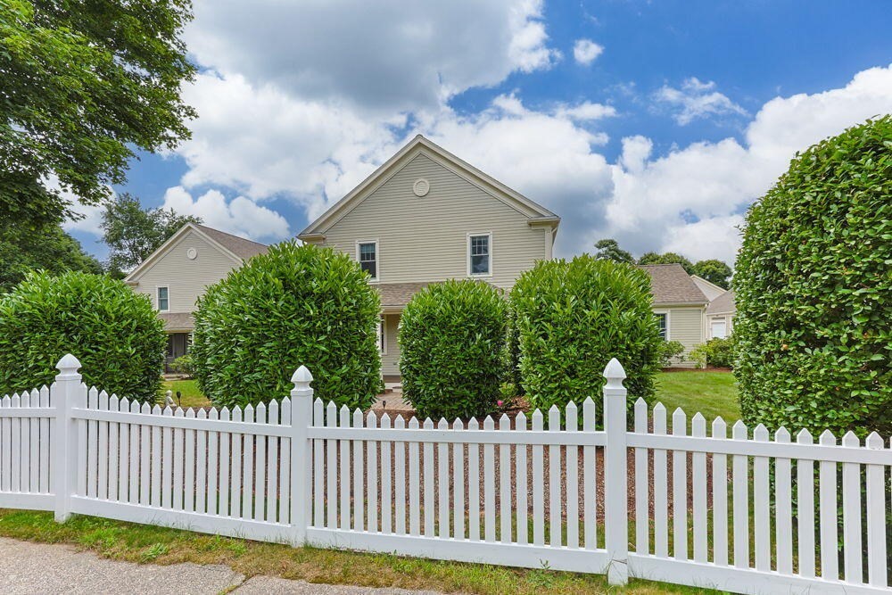 56 Carriage Shop Rd 4