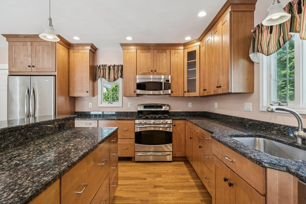 68 White Street, Weymouth, MA, 68 White Street, Weymouth, MA Photo #7