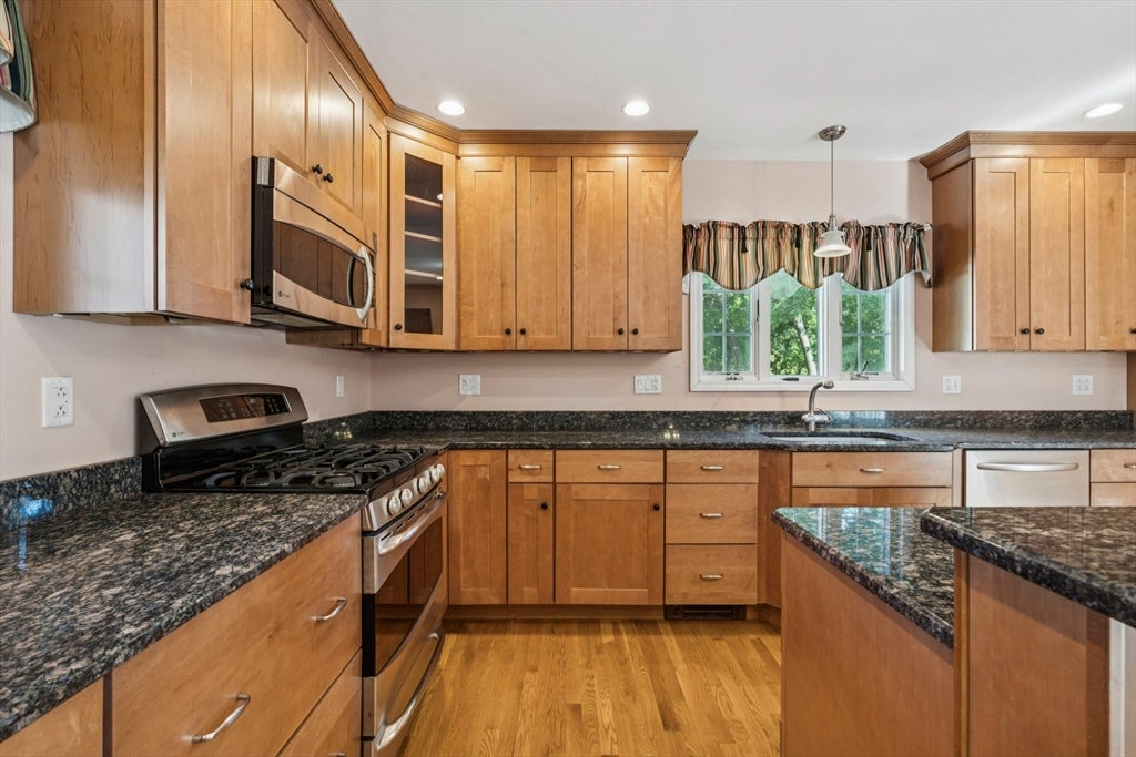 68 White Street, Weymouth, MA, 68 White Street, Weymouth, MA Photo #8
