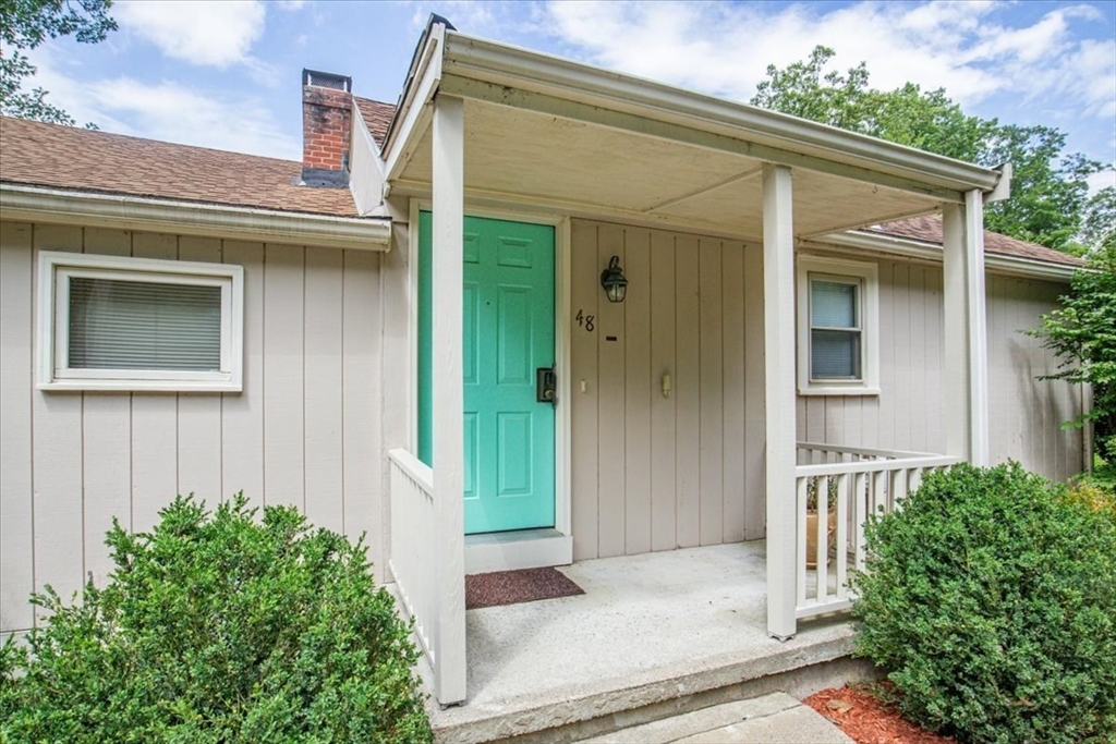 48 Lakeshore Dr