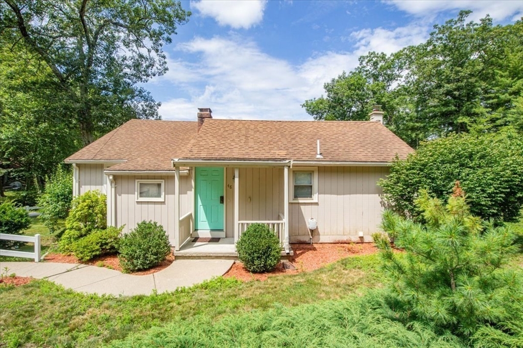 48 Lakeshore Dr