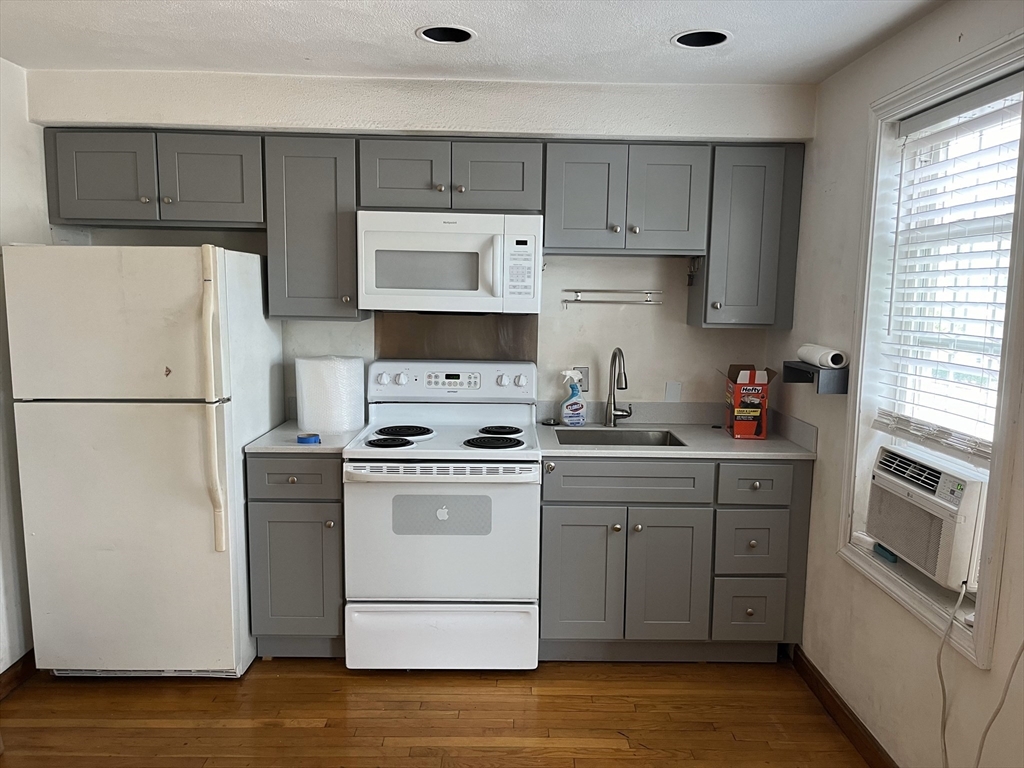 281-281A Dorchester St