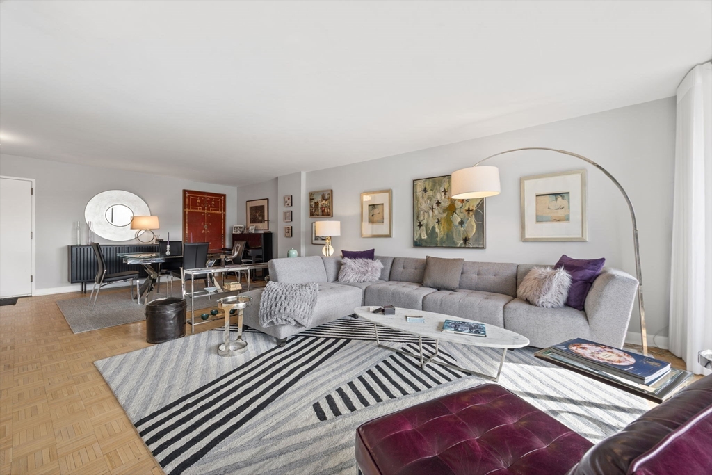 566 Commonwealth 608