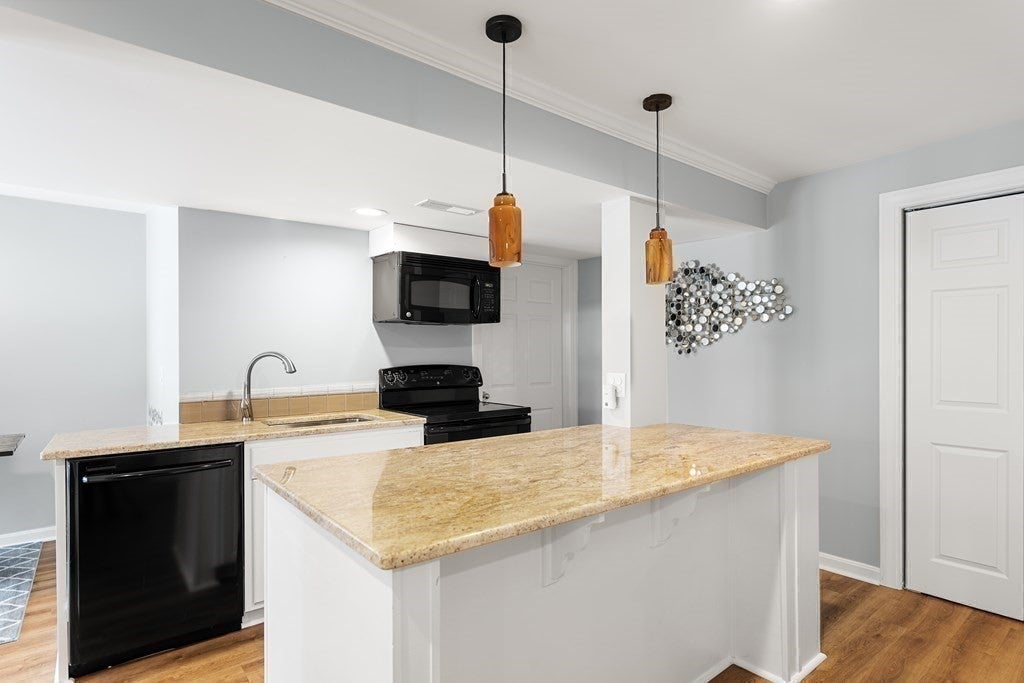 146 Johnson Woods Dr #146, Reading, MA Photo #18