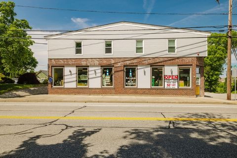 Photo of 1019 Main Rd, Tiverton, RI 02878 (MLS # 73532525)