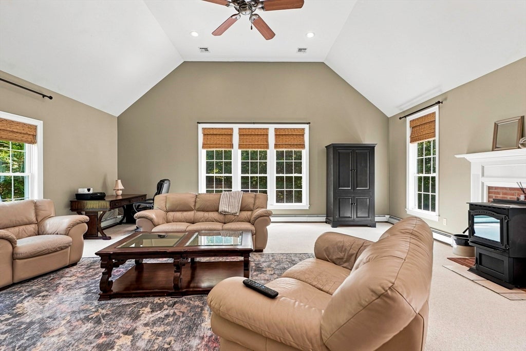 161 South St, Upton, MA Photo #16