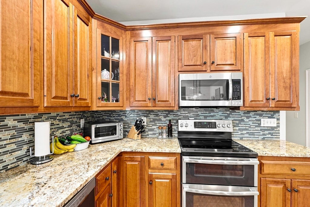 161 South St, Upton, MA Photo #7