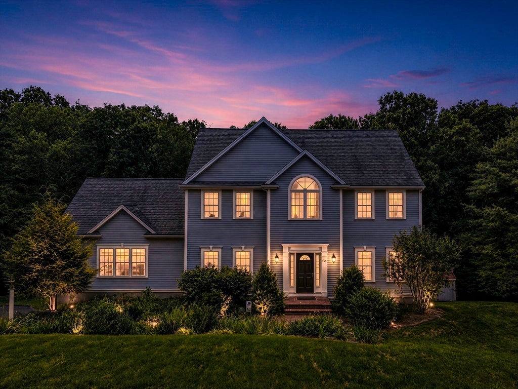 Photo of 161 South St, Upton, MA