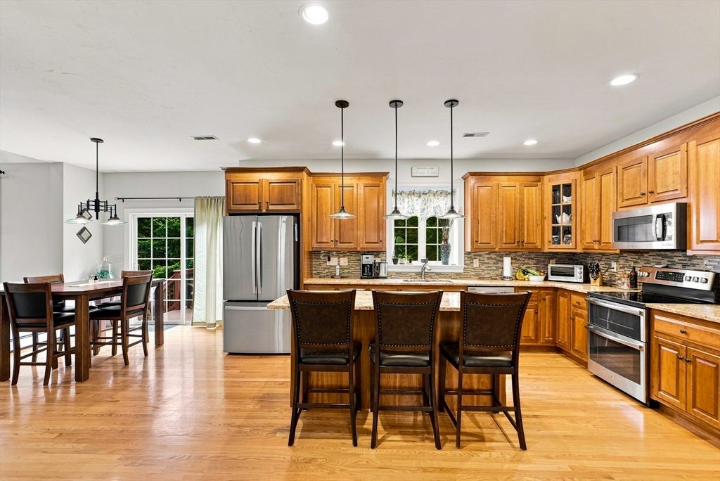 161 South St, Upton, MA Photo #5