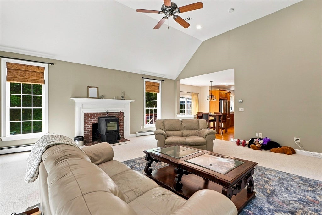 161 South St, Upton, MA Photo #15
