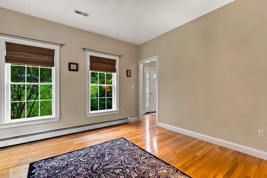 161 South St, Upton, MA Photo #18