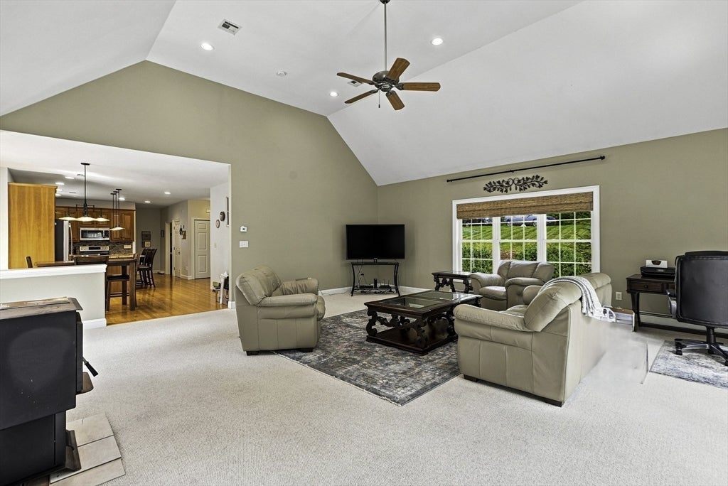 161 South St, Upton, MA Photo #14